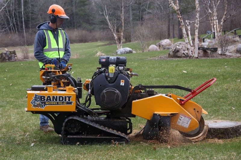 Compact stump grinder for tight spaces